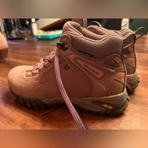 Vasque Vibrum hiking boots